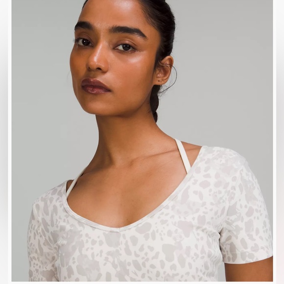 Lululemon Align T-shirt Cheetah Camo Antique White Multi - Picture 4 of 6